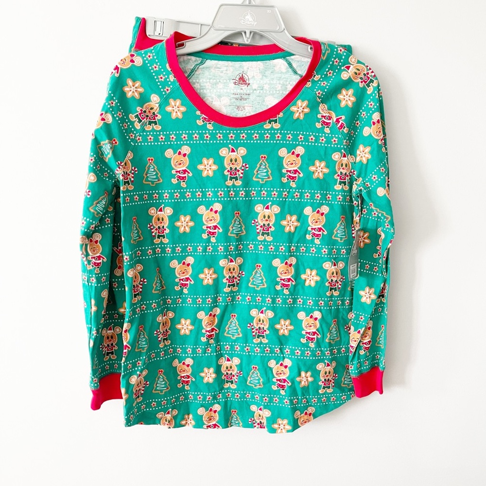 ✨ NWT Mickey Mouse Gingerbread Adult Pajamas | Disney